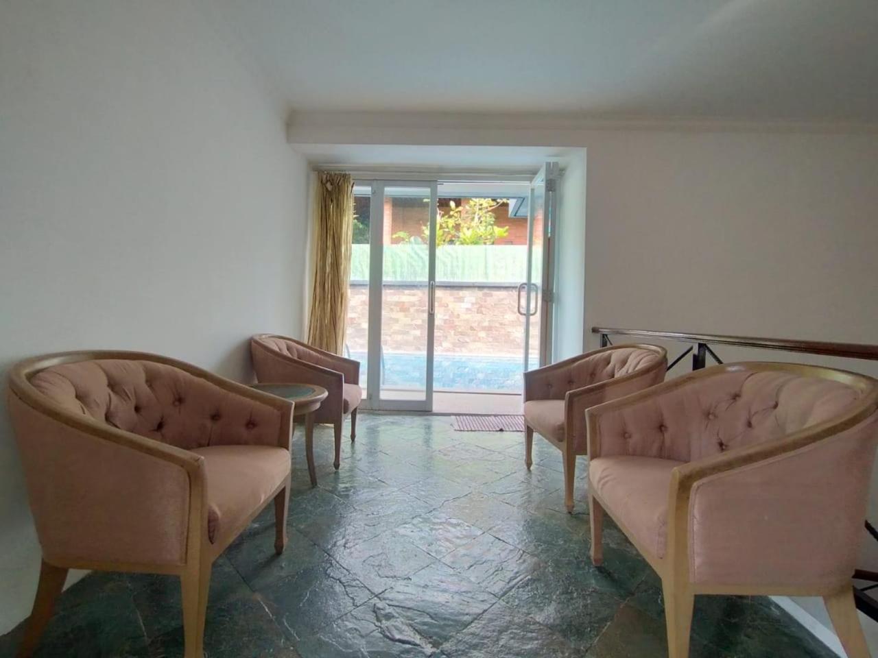 Villa Bukit Danau Lot 14 Cinengangirang エクステリア 写真